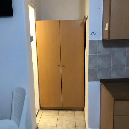 Nikis *