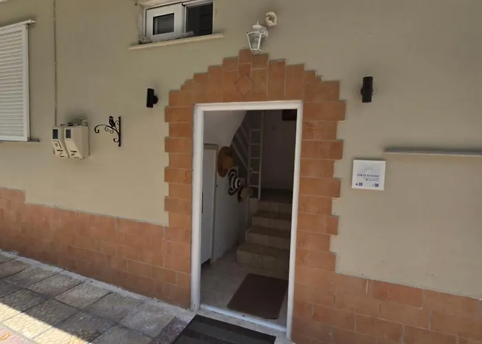 Niki's Paralía