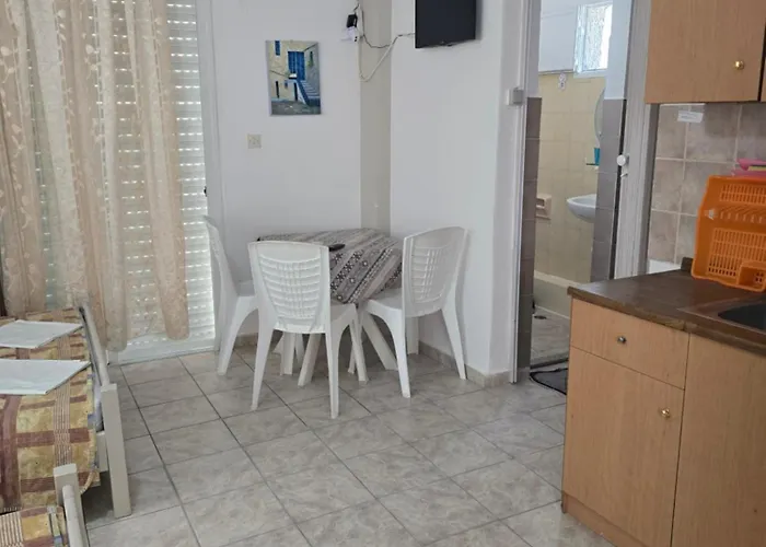 Niki's 3* Paralía