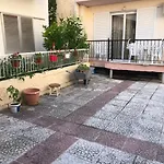 Niki's 3*