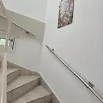Niki's 3* Paralía