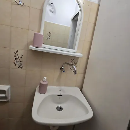 Niki's 3*