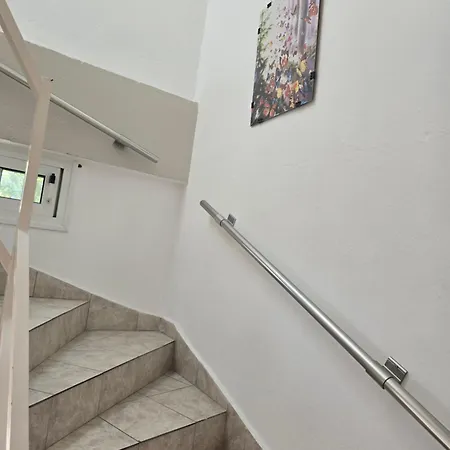 Niki's 3* Paralía