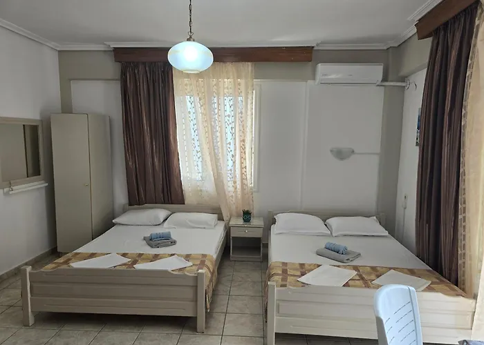 Niki's Aparthotel 3*